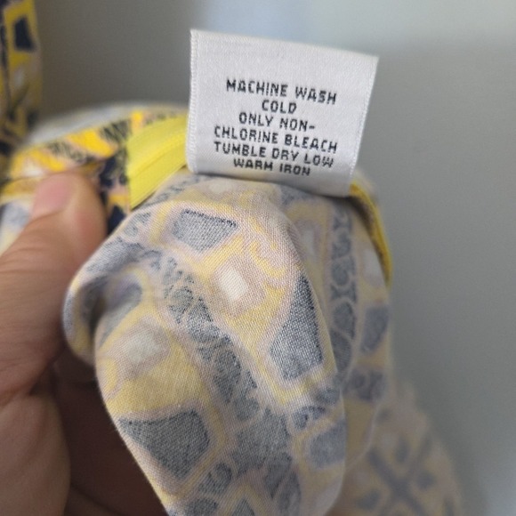 Talbots Womens Shirt Size Large Geometric Yellow Blue Pullover V Neck Stretch - Picture 9 of 9